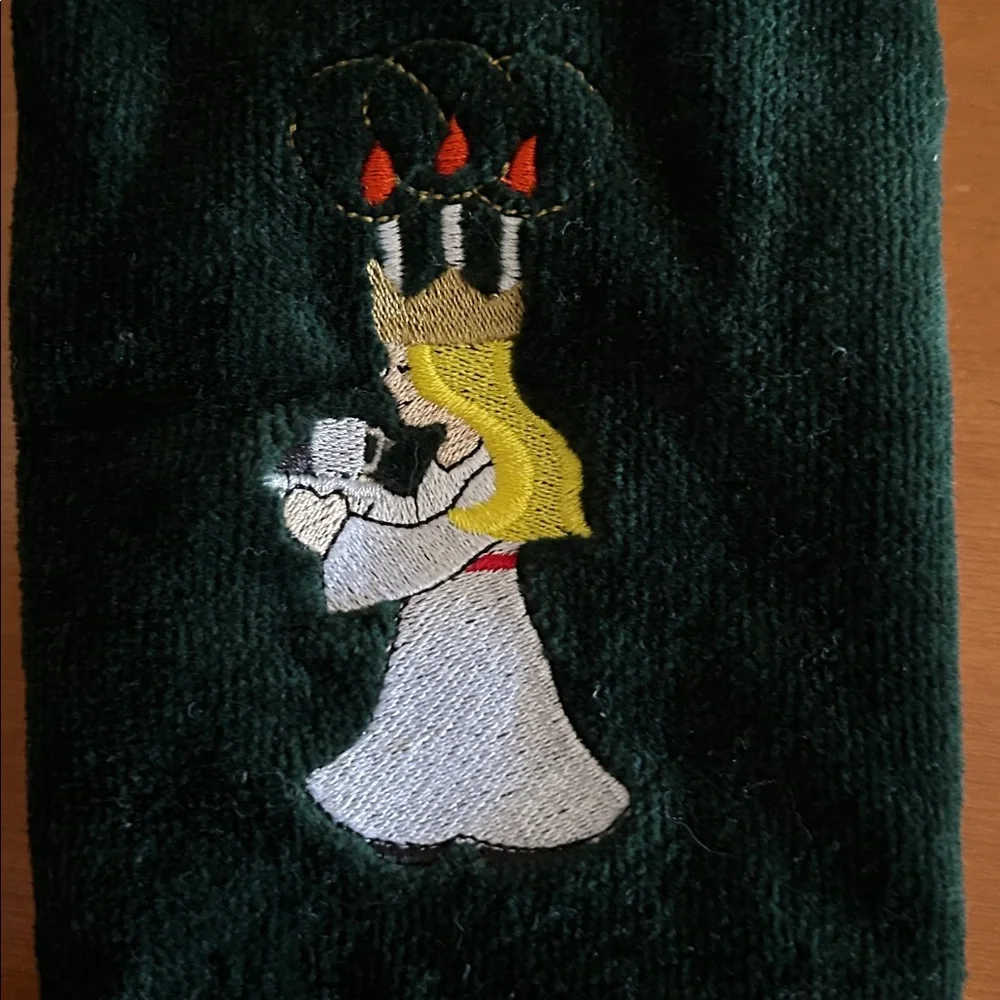 Embroidered Swedish Finger Tip Towel